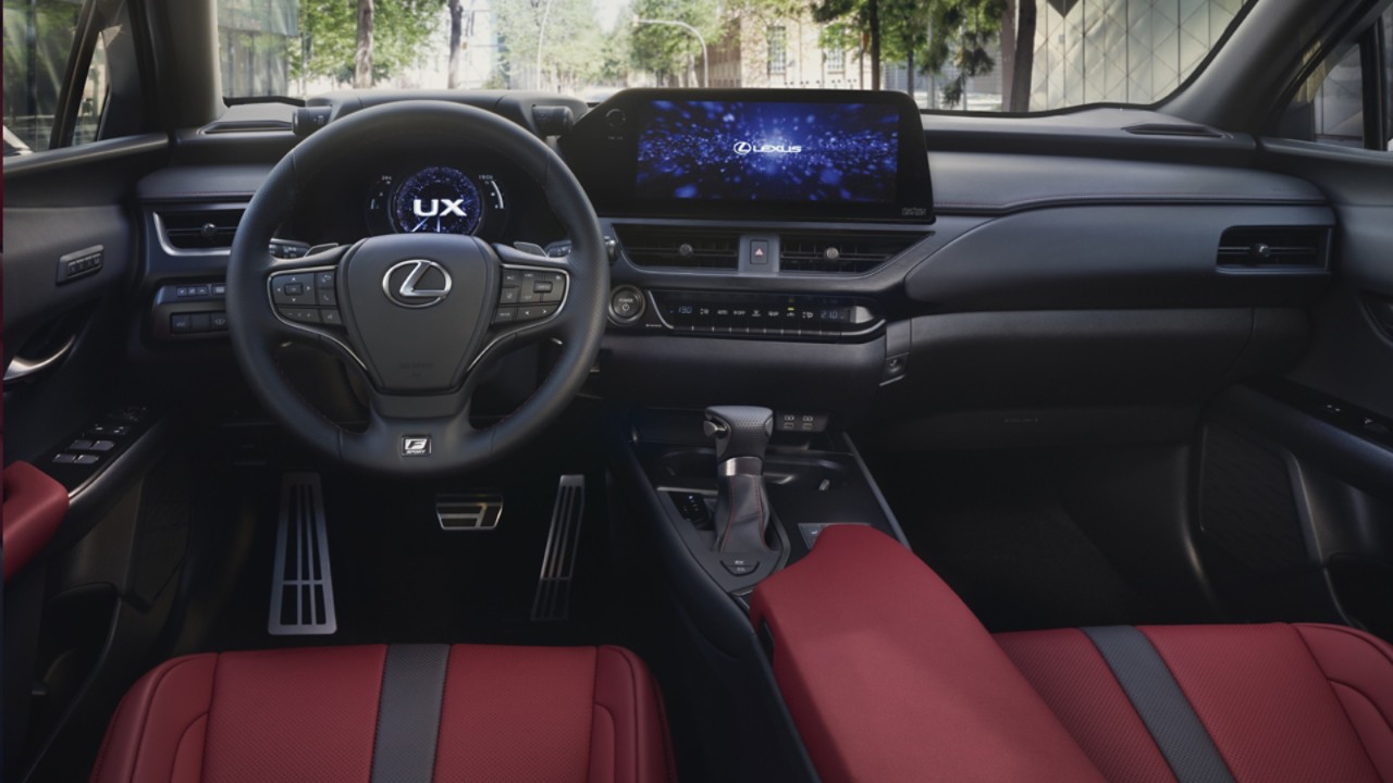 The Lexus RX cockpit