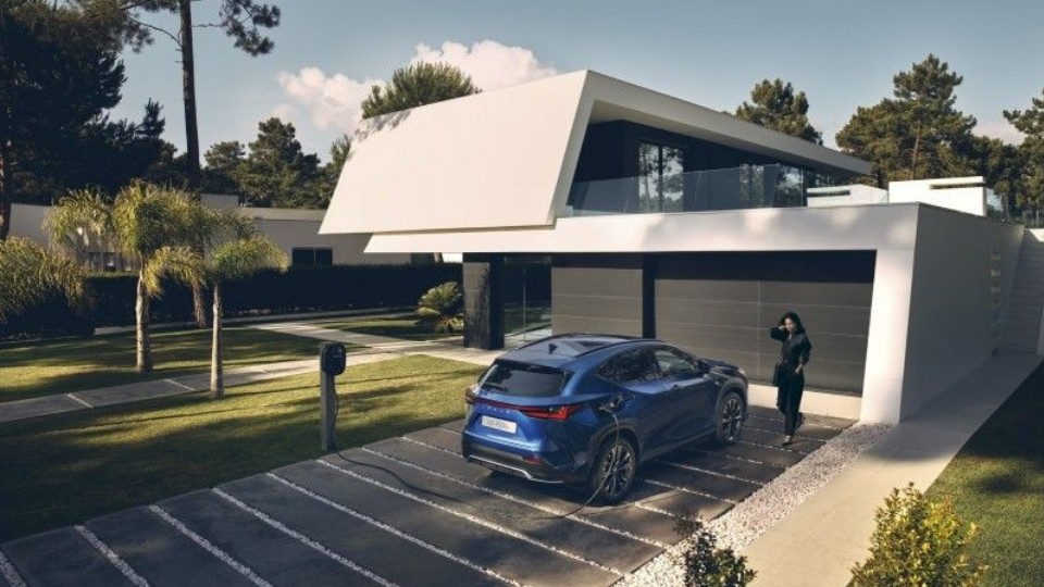 AZ ÉV PLUG-IN HIBRIDJE: A VADONATÚJ LEXUS NX A